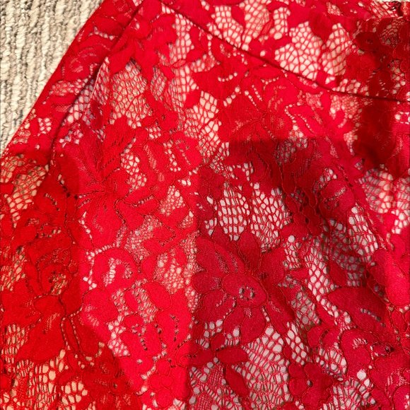 JET SET DIARIES/RED LACE SHORT/SIZE MEDIUM - Picture 2 of 2